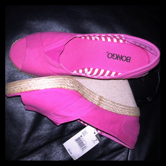 BONGO Shoes - Pink Peep-Toe Wedges NWT - Bongo